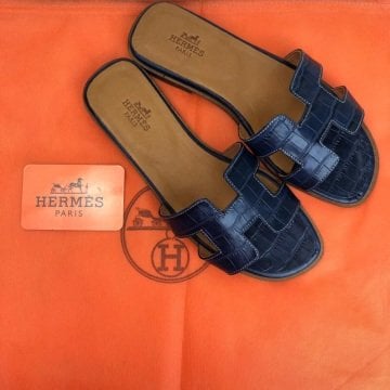 HERMES ORAN SANDALS KROKO DESENLİ %100 HAKİKİ DERİ LACİVERT